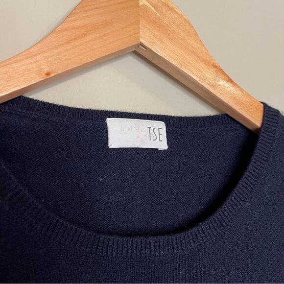 TSE Classic Superfine Cashmere Crewneck in Navy Small - Picture 6 of 9